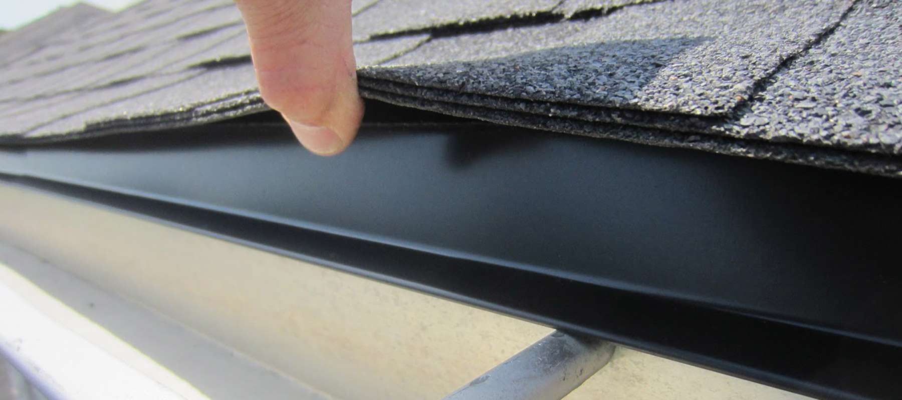 Drip edge on a roof